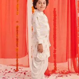 Pspeaches Boys White Regular Fit Printed Kurta Set image 4