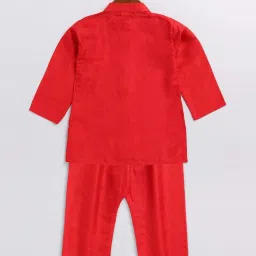 VASTRAMAY Boys Red Solid Full Sleeves Kurta Sets image 4
