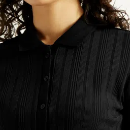 Levi's Women's Textured Slim Fit Shirt image 4