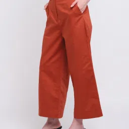 Cover Story Red Linen Solid Relaxed Fit Trousers image 4