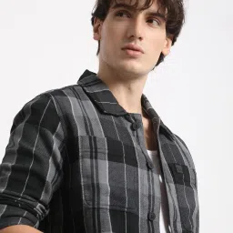 The Bear House Grey Cotton Regular Fit Checks Shacket image 4