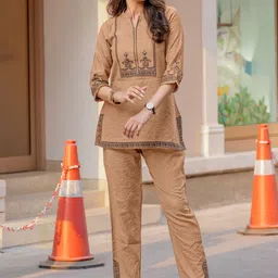 MITTOO Printed Shirt Collar Top With Trousers Co-Ords image 3