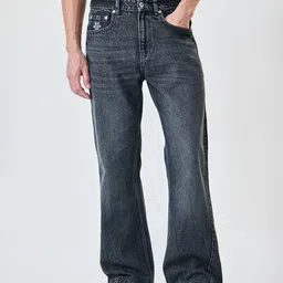 Snitch Men Regular Fit Mid-Rise Light Fade Jeans image 4