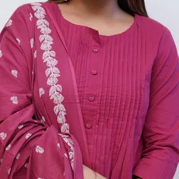 GoSriKi Women Floral Printed Regular Kurta Trousers & With Dupatta image 5