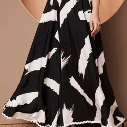 OTABU Women Printed Relaxed Flared Wrinkle Free Trousers image 4