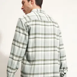 HIGHLANDER Men Relaxed Fit Checked Spread Collar Cotton Casual Shirt image 3