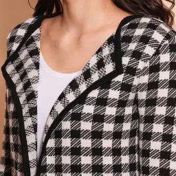 Globus Black & White Checks Cardigan image 5