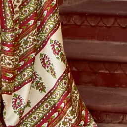 Saree Mall White Printed Sarees With Unstitched Blouse image 5