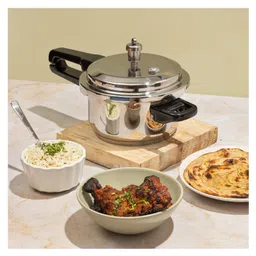 Vinod 18/8 Stainless Steel Outer Lid Pressure Cooker - 2 Ltrs (Induction Friendly) image 4