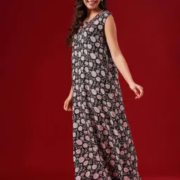Clovia Black Comfort Fit Floral Print Nighty image 3