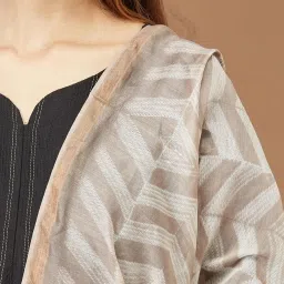 Fabindia Beige Woven Pattern Dupatta image 5