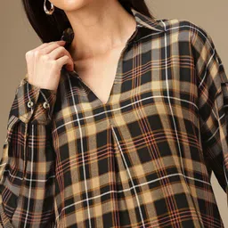 Chemistry Checked Gathered Detail Top image 4