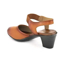 Pelle Albero Women's Tan Ankle Strap Sandals image 5