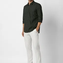 Peter England Casuals Men Slim Fit Checked Spread Collar Cotton Casual Shirt image 3