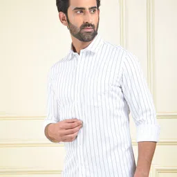 Crimsoune Club Men Vertical Striped Shirts image 2
