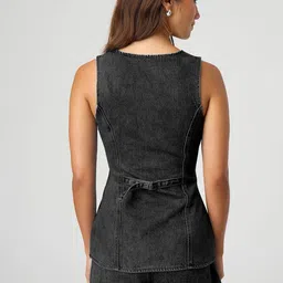 JC Mode V-Neck Sleeveless Top With Shorts image 2