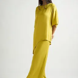 FEMMELLA Round Neck Satin Top With Trousers image 3