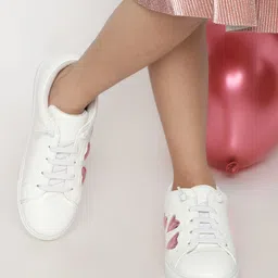 Aria+Nica Heart Metallic Designed Sneakers - White-image-66