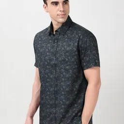 Peter England Casuals Abstract Printed Spread Collar Pure Cotton Slim Fit Shirt image 2