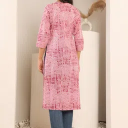 KSUT Abstract Printed V-Neck Pure Cotton Straight Kurta image 4