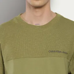 Calvin Klein Jeans Green Cotton Regular Fit Self Pattern T-Shirt image 5