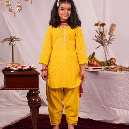 Vastramay Cotton Three Fourth Sleeves Floral Motif Printed Kurta With Patiala & Dupatta - Yellow-picture-14