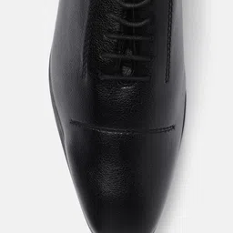 INVICTUS Men Black Formal Oxfords image 2