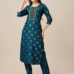 HERE&NOW Women Floral Embroidered Regular Gotta Patti Kurta with Trousers-picture-34