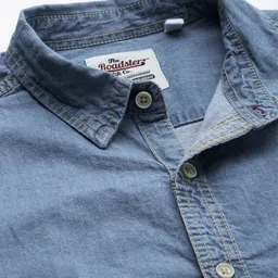 Roadster Men Blue Regular Fit Solid Sustainable Casual Chambray Shirt image 2