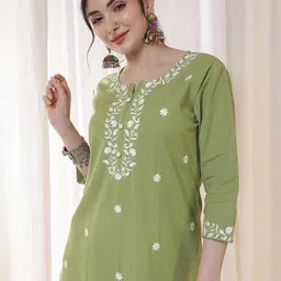 Uparna Women Pista Green Embroidered Thread Work Kurta-image-43