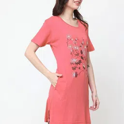 YOZZ BY Women Floral Printed Pockets 1 T-shirt image 3