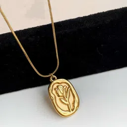 Designs & You Gold-Plated Floral Shaped Pendant With Chain image 2