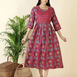 Pakiza Enterprises Women Maternity Floral Printed Pleated Detail Fit and Flare Midi Dress-picture-31