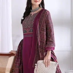 SZN Ethnic Motifs Printed Sequinned Pure Cotton Straight Kurta With Trousers & Dupatta image 2