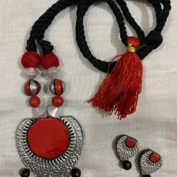 KALAVAATHI Artisan Painted Terracotta Jewellery Set image 3