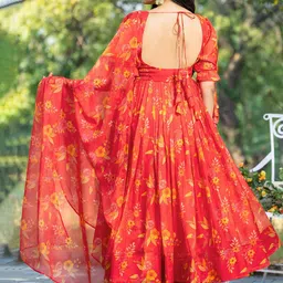 TextileNow Women Floral Printed Regular Kurti with Trousers & With Dupatta image 3