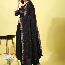 Granthva Fab Women Floral Embroidered Kurta with Trousers & Dupatta image 5