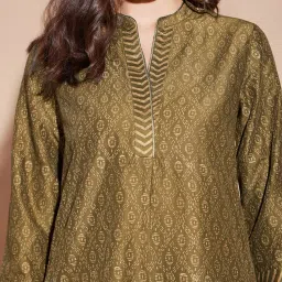 Pink Fort Olive Green Geometric Kurta image 5