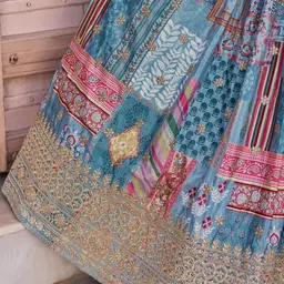 DIVASTRI Embroidered Sequinned Semi-Stitched Lehenga & Unstitched Blouse With Dupatta image 5