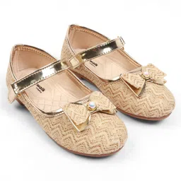 Cute Walk by Babyhug Velcro Closure Ballerina with Bow Applique - Golden-picture-31