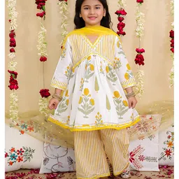 BownBee Pure Cotton Woven Three Fourth Sleeves Striped & Floral Printed Kurti Pant With Dupatta Set - Yellow-picture-14