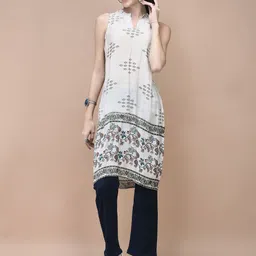 Shree Floral Printed Mandarin Collar Sleeveless Muslin Straight Kurta-image-94