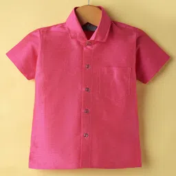 Dapper Dudes Half Sleeves Textured Shirt & Abstract Printed Mundu Lungi With Angavastram Set - Pink image 2