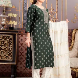 BAESD Girls Ethnic Motifs Printed Thread Work Anarkali Kurta image 4