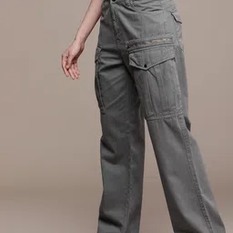 Roadster Women Straight Fit Solid Cargos Trousers-picture-20