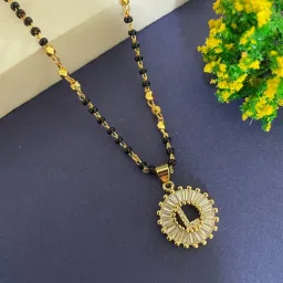 Digital Dress Room L Letter Alphabet American Diamond Round Pendant Short Name Mangalsutra Design-image-94