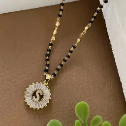 Digital Dress Room S Letter Alphabet American Diamond Round Pendant Short Name Mangalsutra Design-image-39