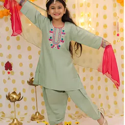 BownBee Silk Woven Three Fourth Sleeves Floral Embroidered Beads Embellished Kurti & Salwaar With Dupatta Set - Green-image-51