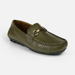 Mochi Men Textured Round Toe Leather Loafers Shoes image 4