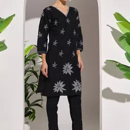 Meena Bazaar Women Ethnic Motifs Embroidered Kurta with Trousers image 2